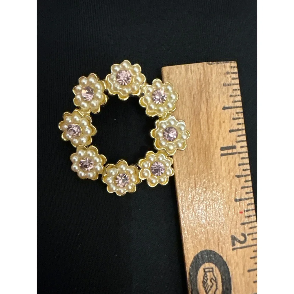 Gold Tone Faux Pearl‎ Lavender Rhinestone Floral Circle Brooch Pin Vintage